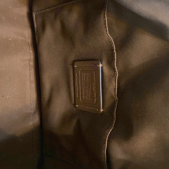 Coach Leather Purse with gold accents - Picture 5 of 9